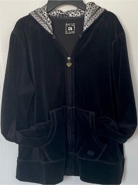 Black Velvet Hoodie with Leopard-Print Hood Lining